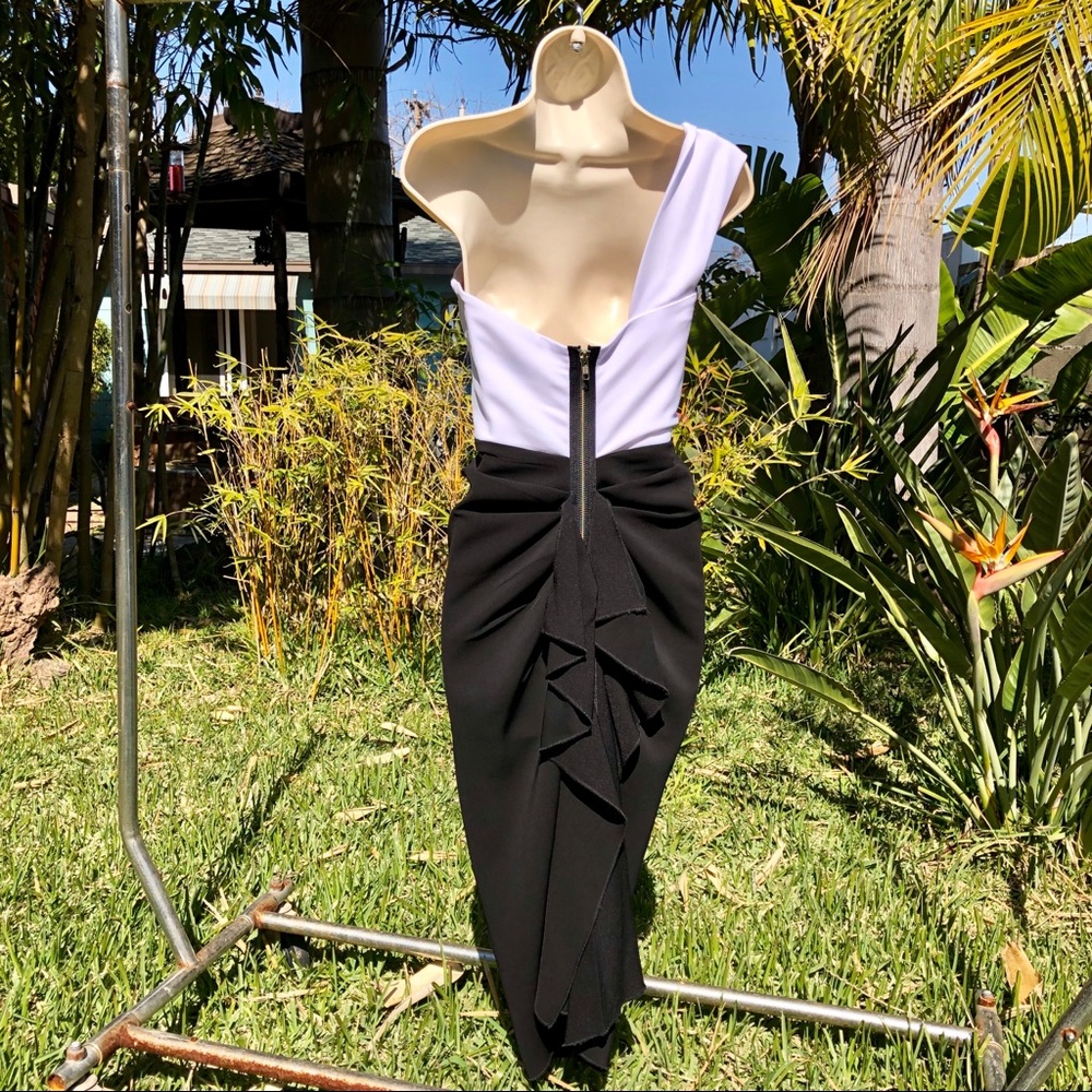 Stunning Black & White Formal Dress 🖤 - Picture 3 of 5